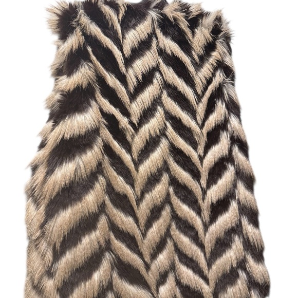 Chic Striped Faux Fur Vest.M/L - Picture 3 of 3